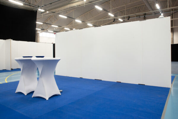 Monter 10x6 meter "Halvö" 1 väggsida Monter 10x6 meter "Halvö" 1 väggsida