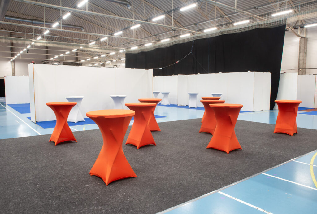 Monter 9x4 meter "Ö" inga väggar